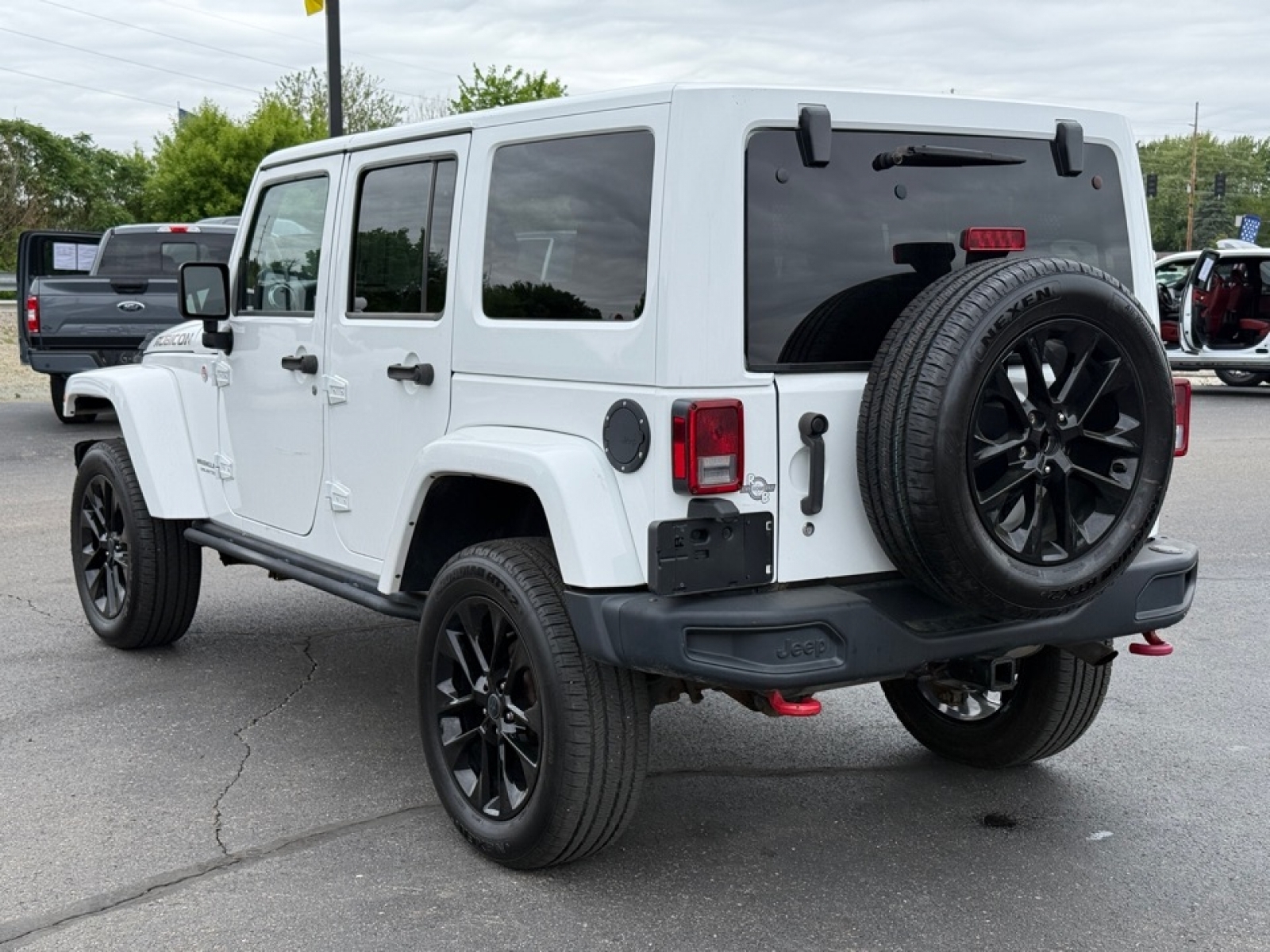 View vehicle photo 6