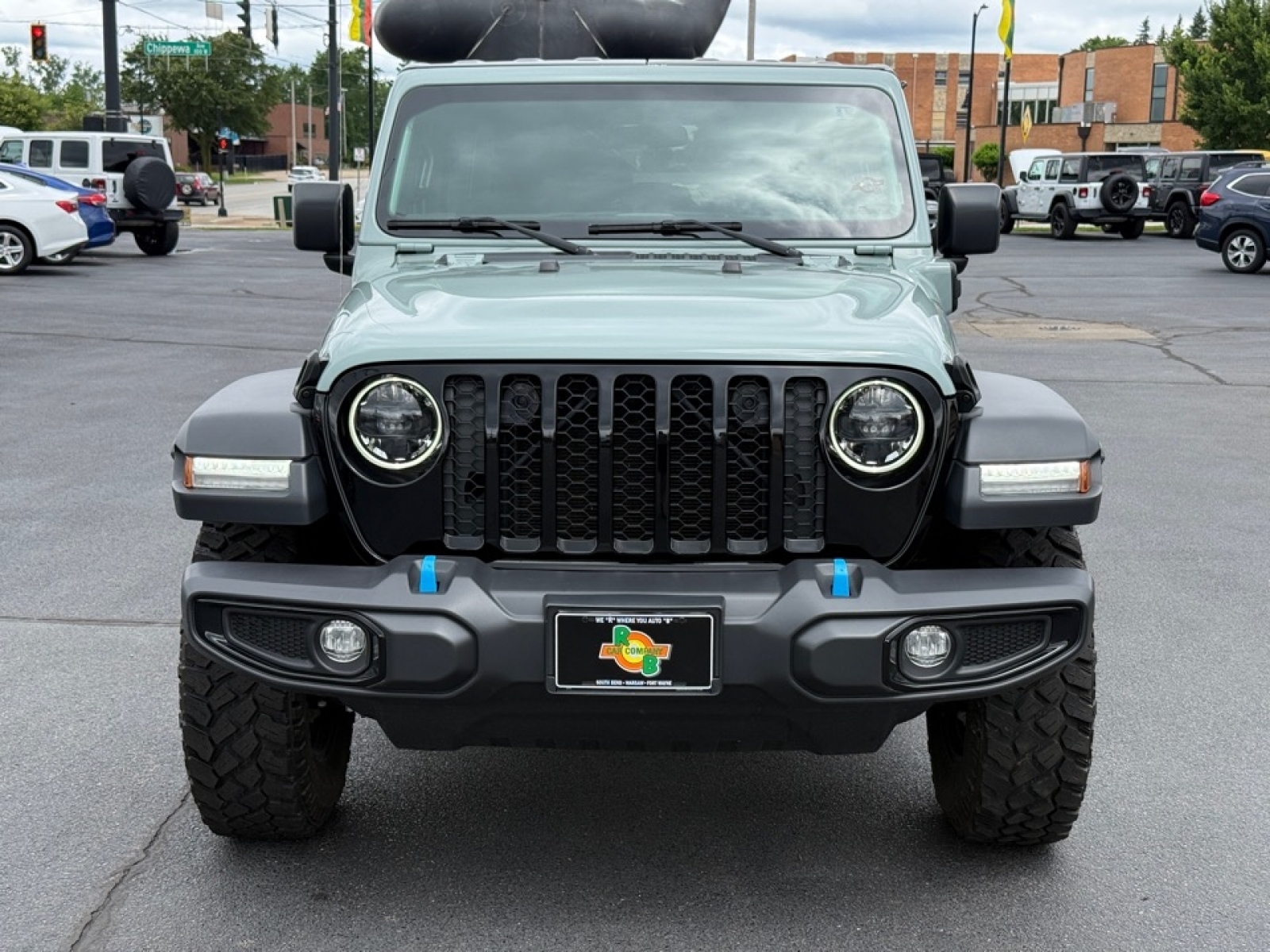 View vehicle photo 3