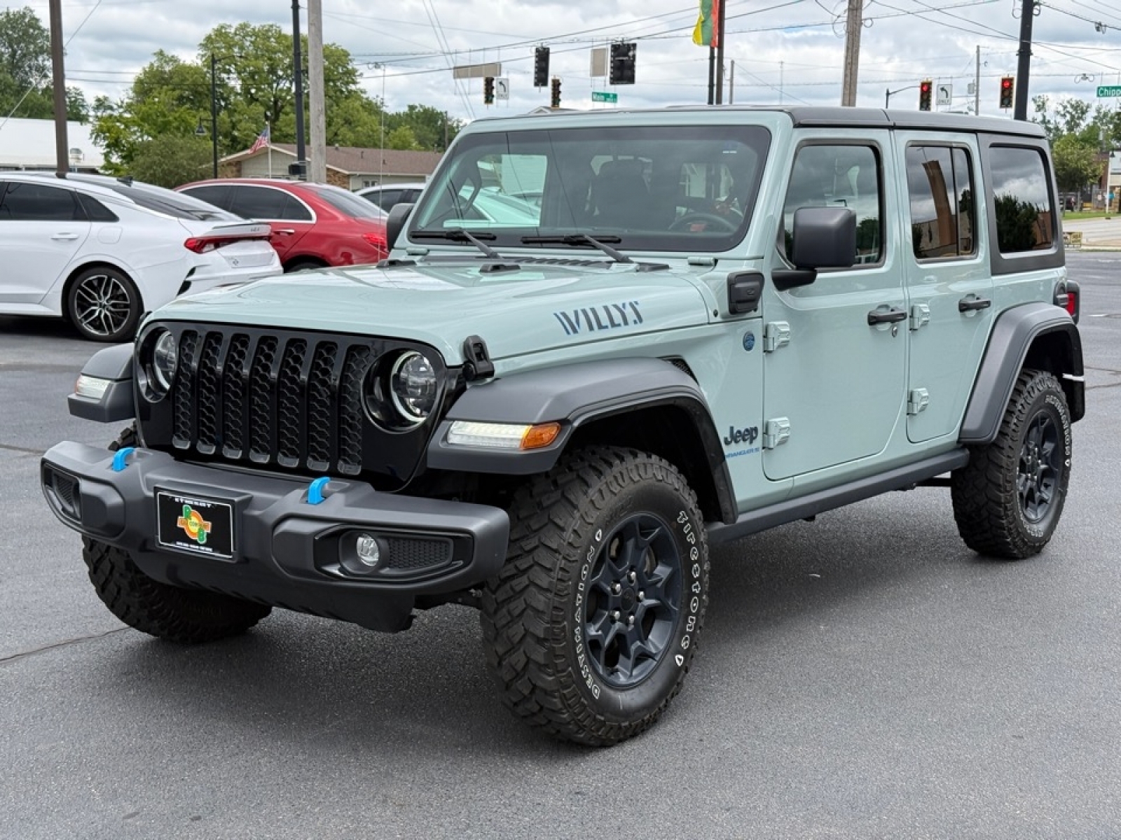 View vehicle photo 4