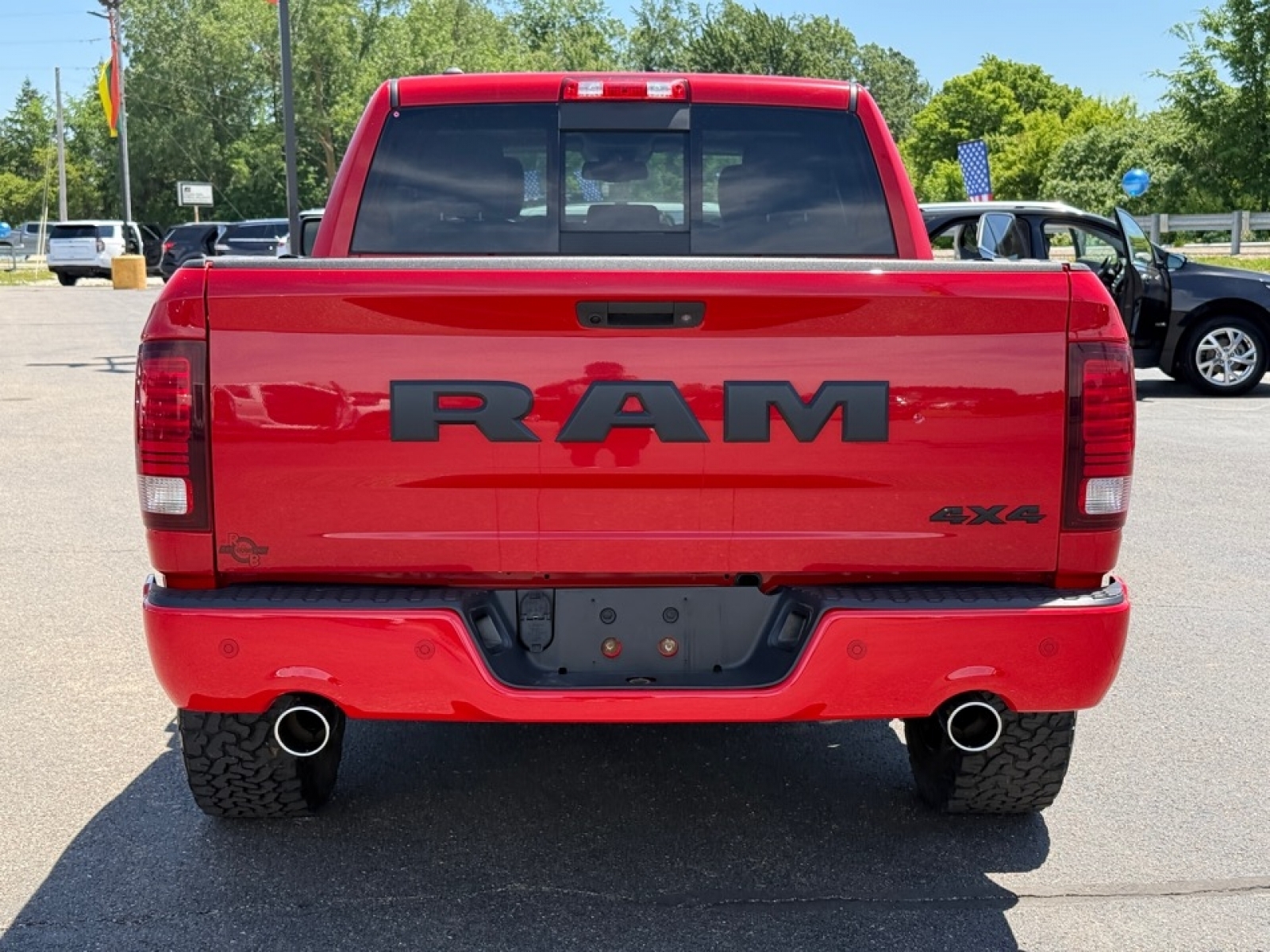 View vehicle photo 7