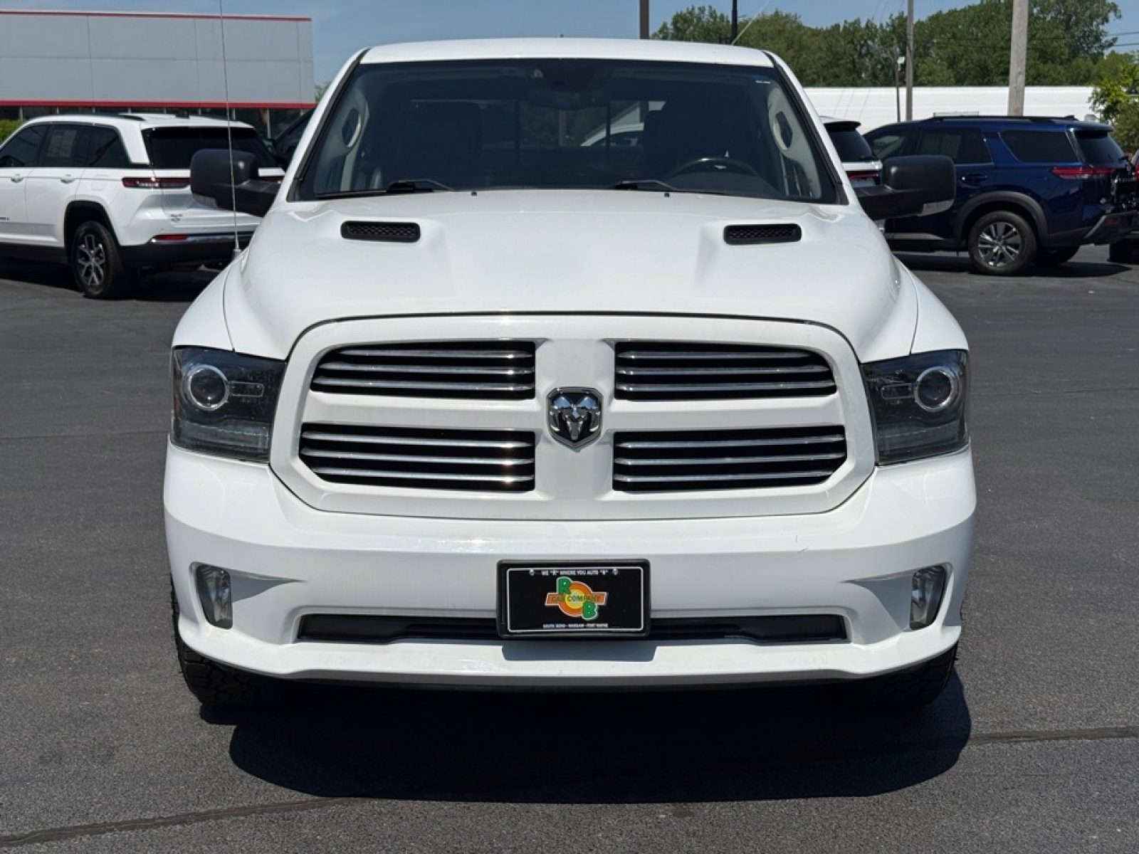 View vehicle photo 3