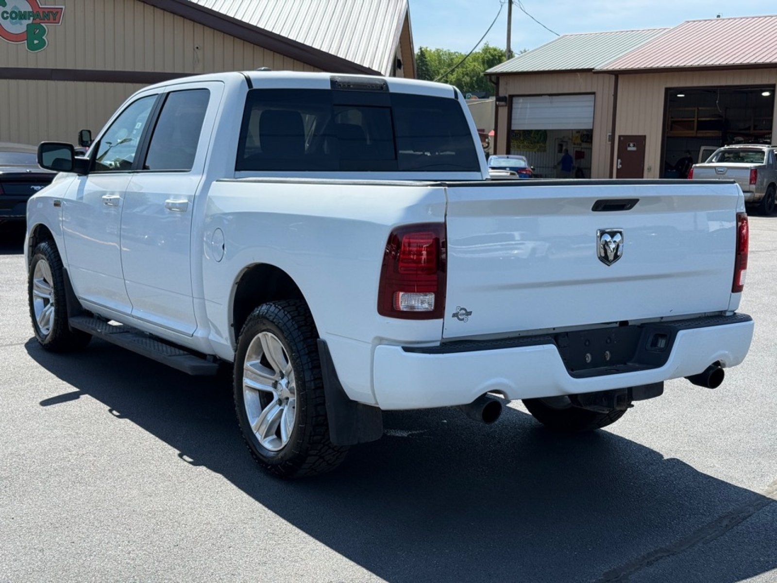 View vehicle photo 6