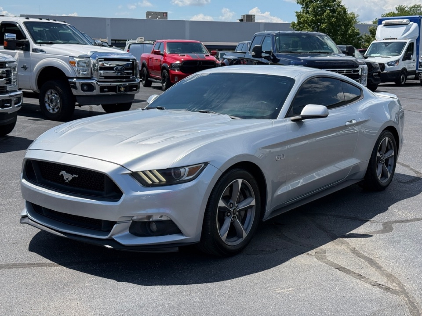 View vehicle photo 4