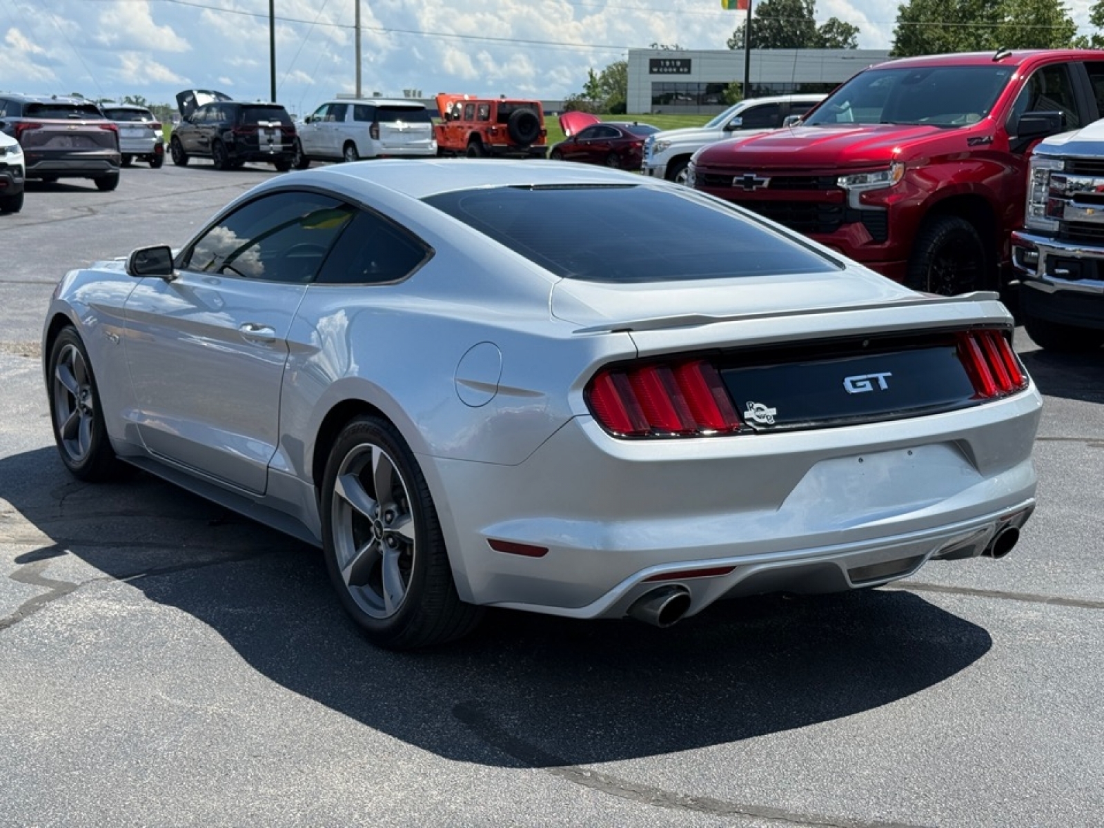 View vehicle photo 6