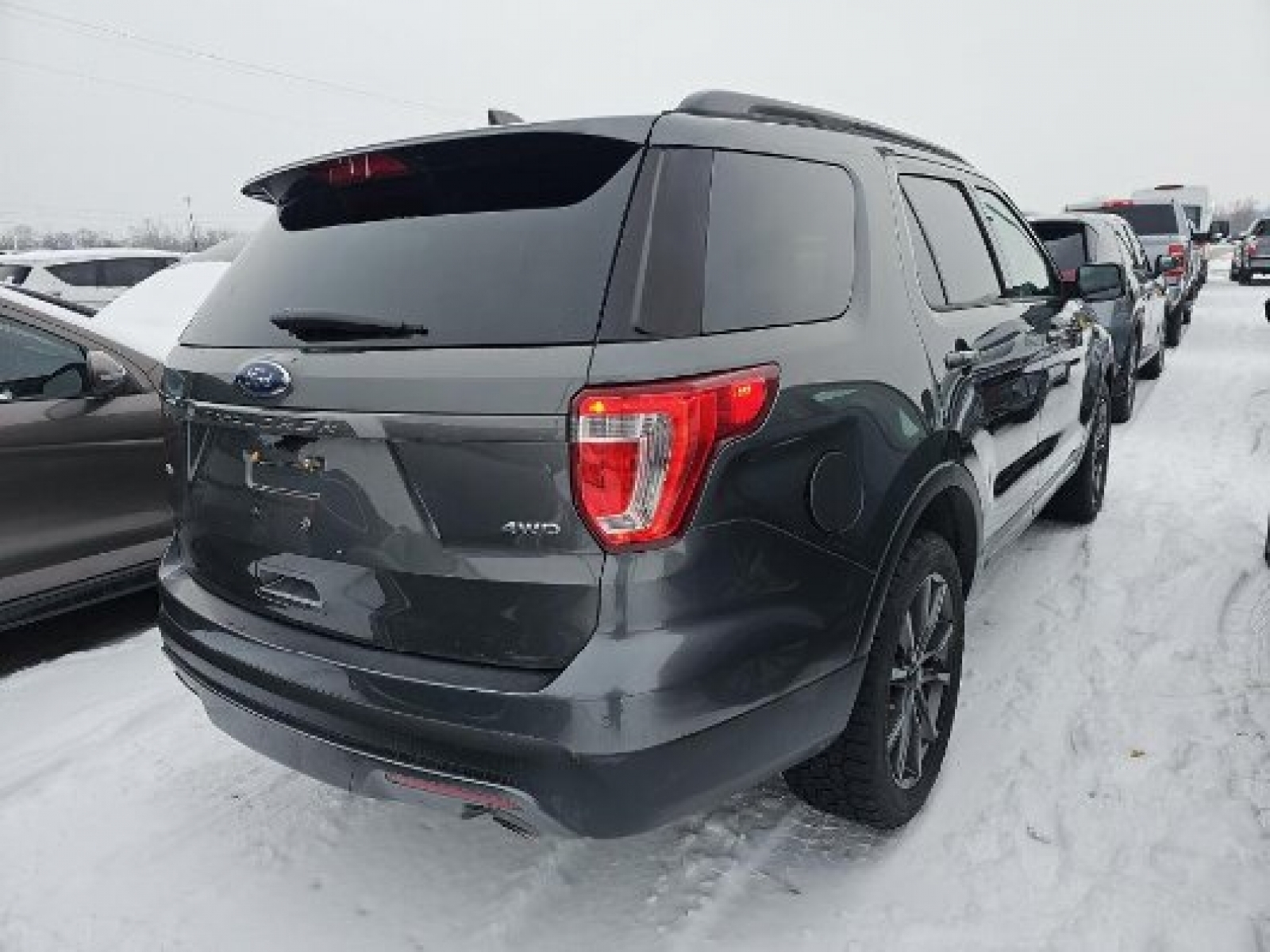 View vehicle photo 4