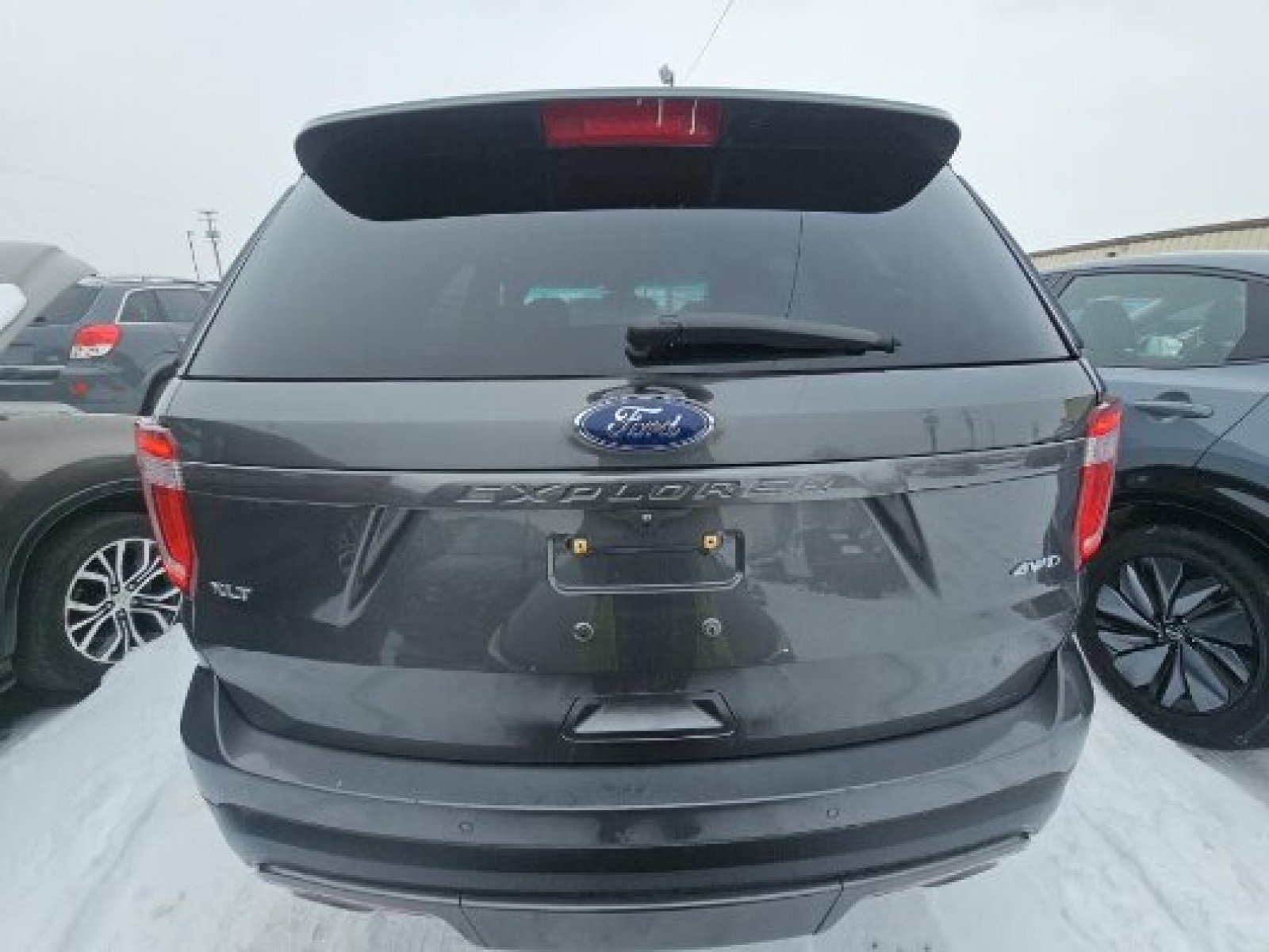 View vehicle photo 5