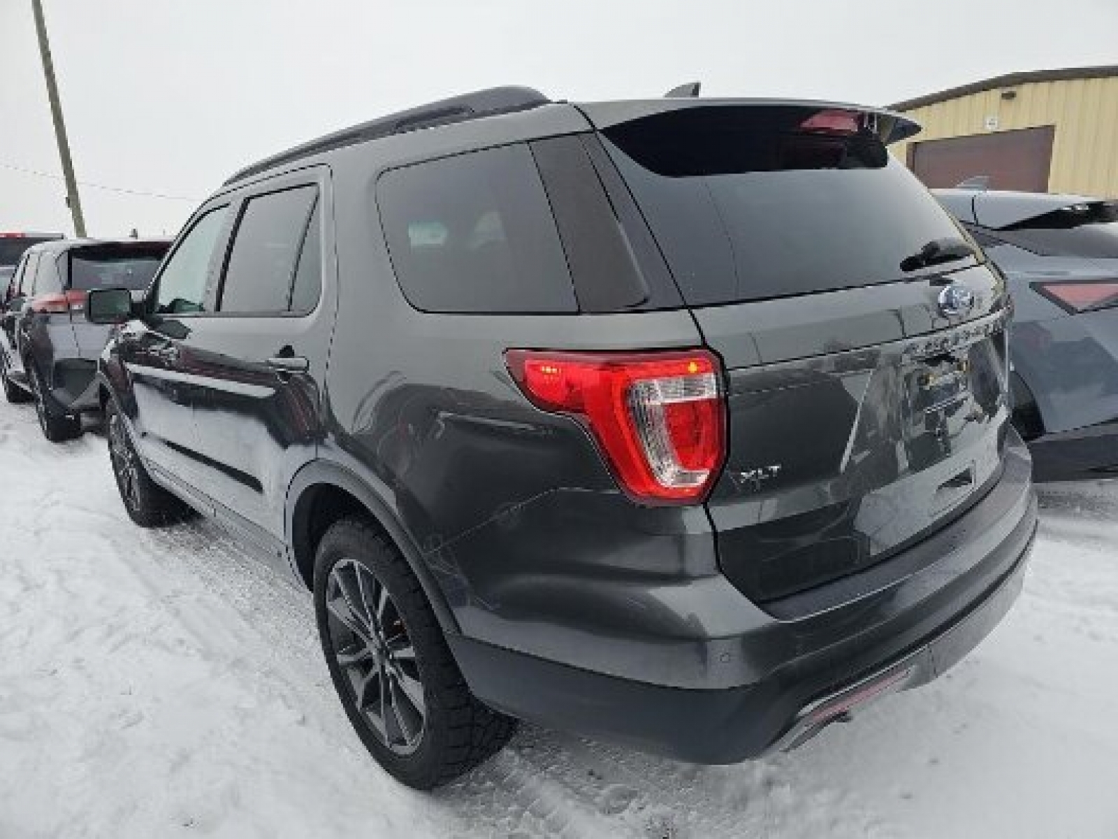 View vehicle photo 6