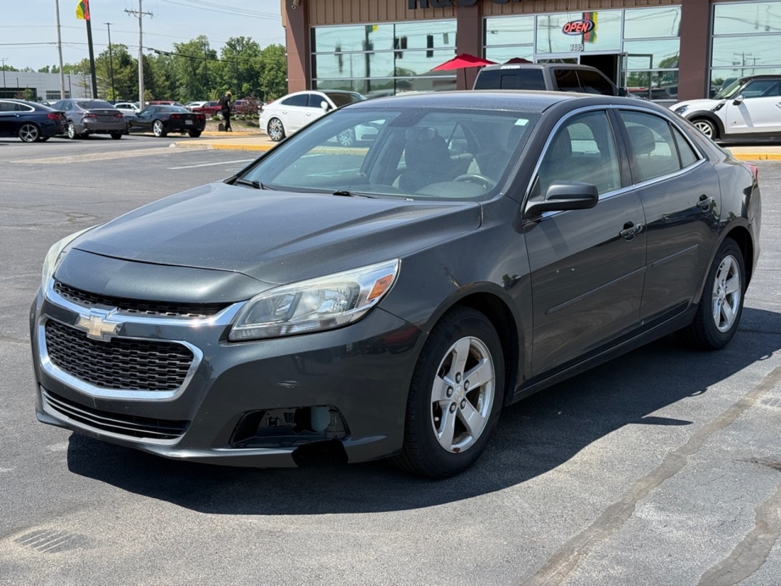 View vehicle photo 4