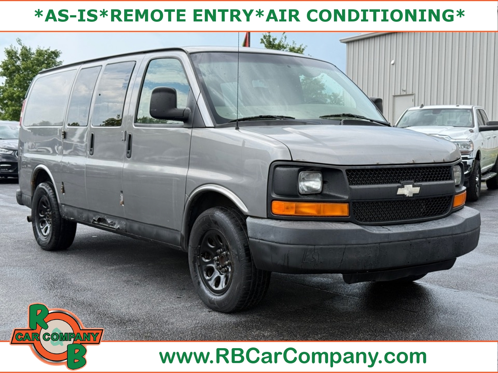 Graystone Metallic 2009 Chevrolet Express Cargo Van Rear-Wheel Drive 4-Speed Automatic