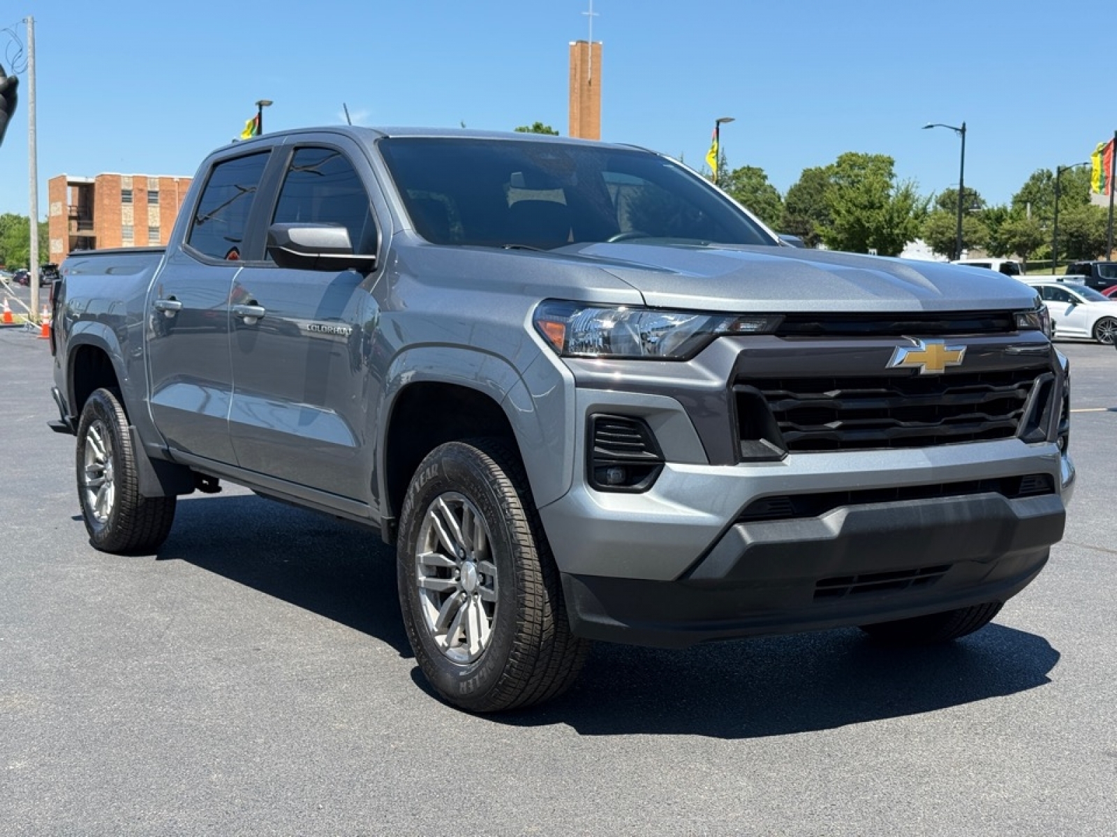 View vehicle photo 2