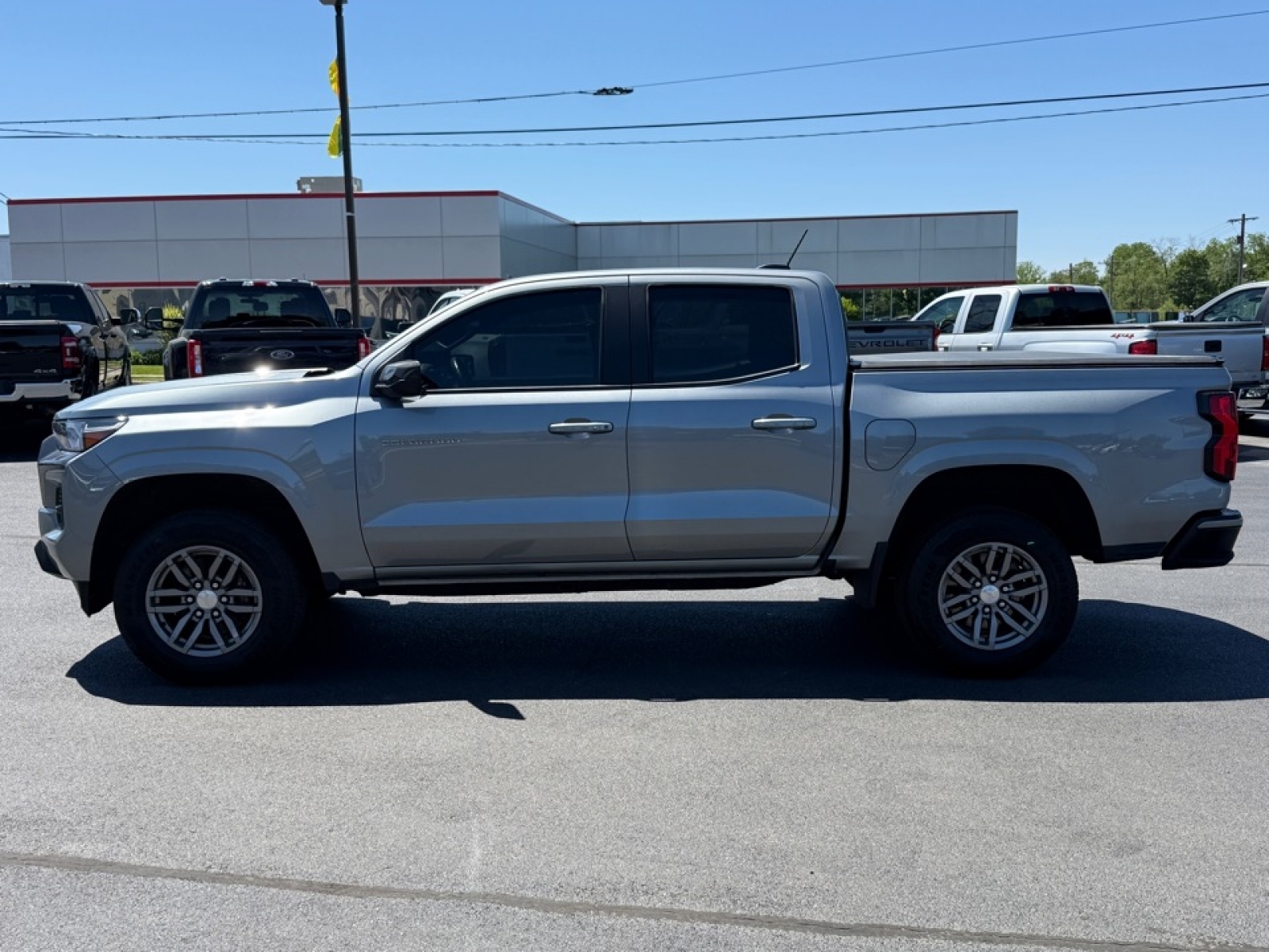 View vehicle photo 5