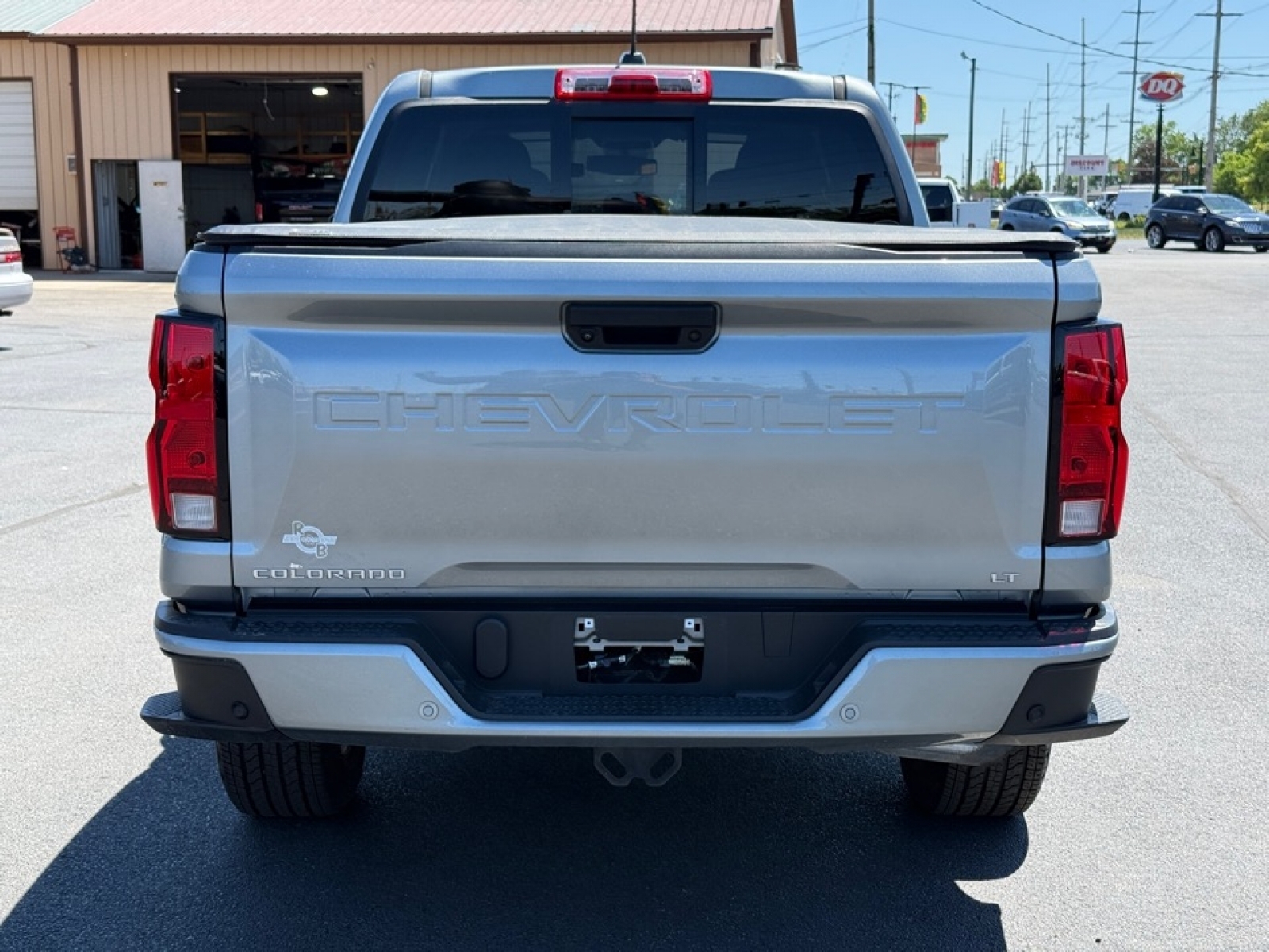 View vehicle photo 7