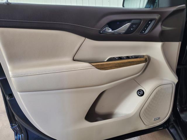 2019 GMC Acadia Denali - Photo 13