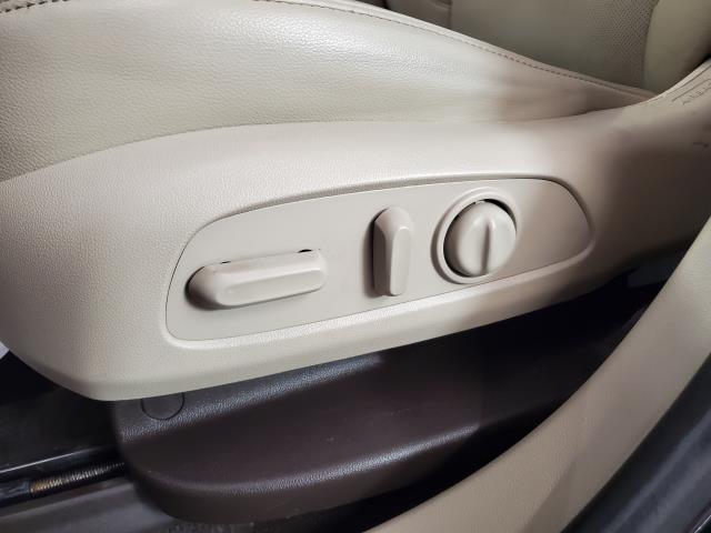 2019 GMC Acadia Denali - Photo 17