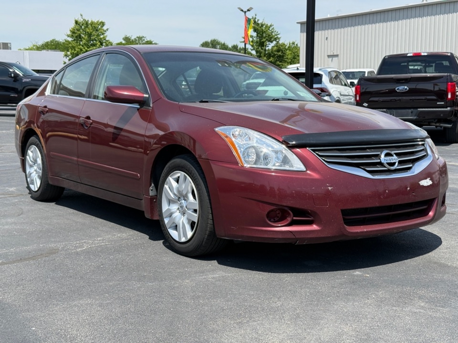 View vehicle photo 2