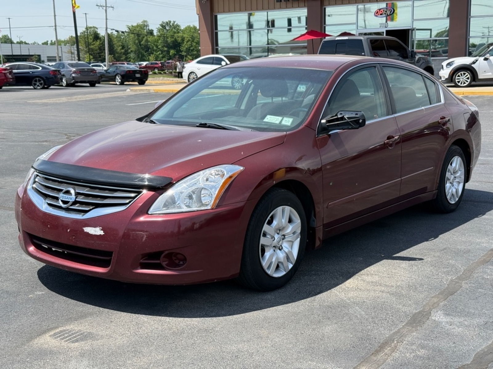 View vehicle photo 4