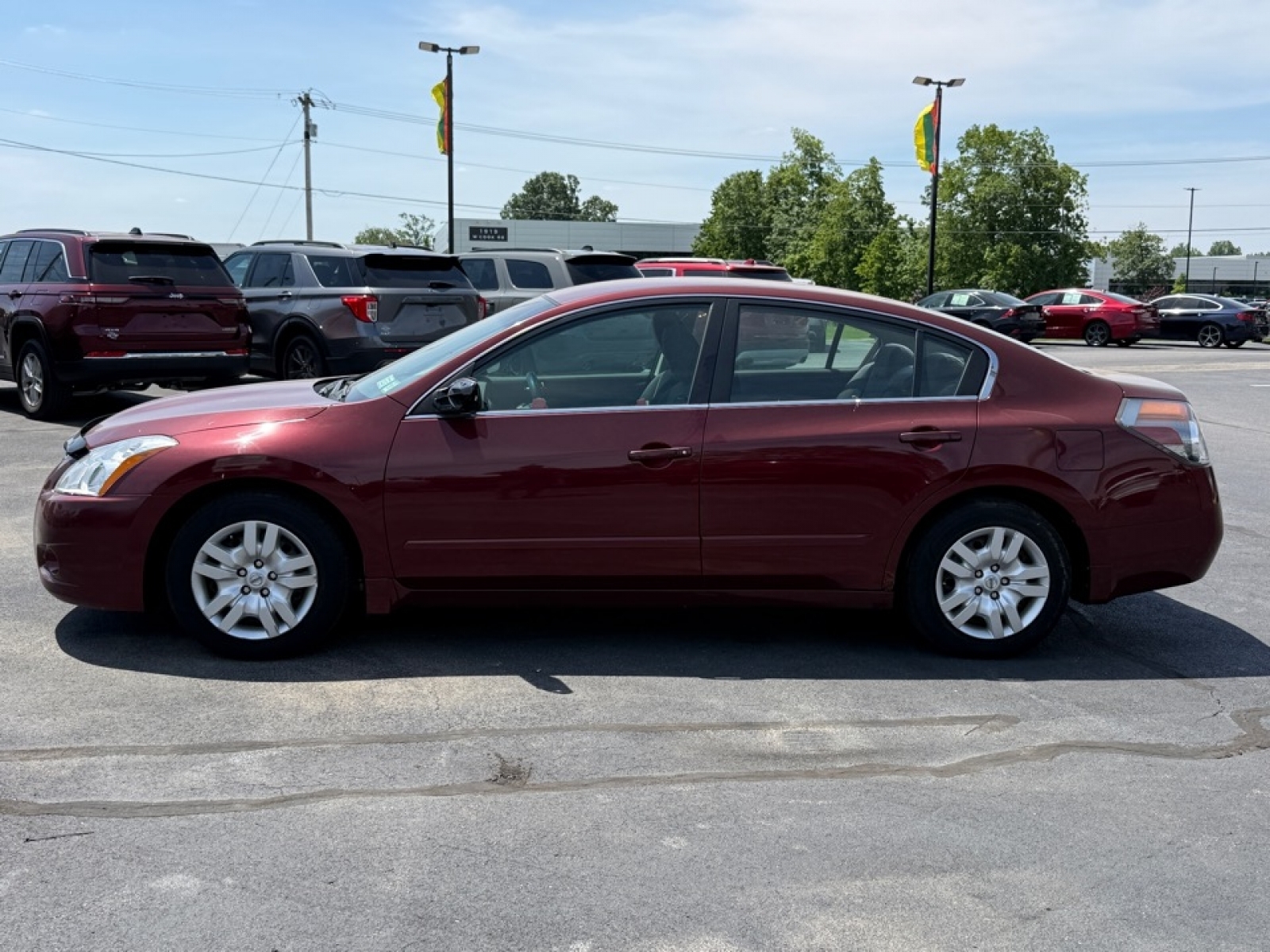 View vehicle photo 5