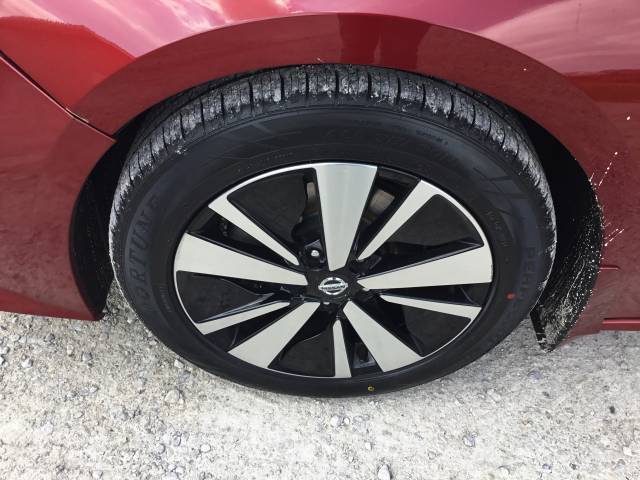 2021 Nissan Altima SV - Photo 9