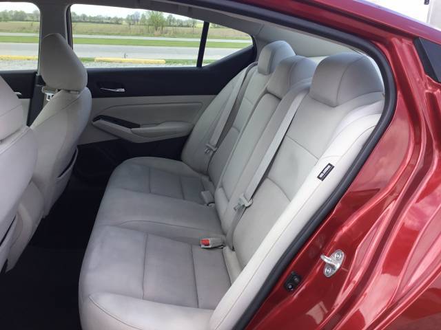 2021 Nissan Altima SV - Photo 11