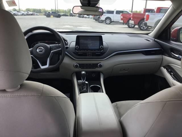 2021 Nissan Altima SV - Photo 12
