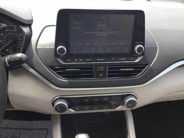 2021 Nissan Altima SV - Photo 16