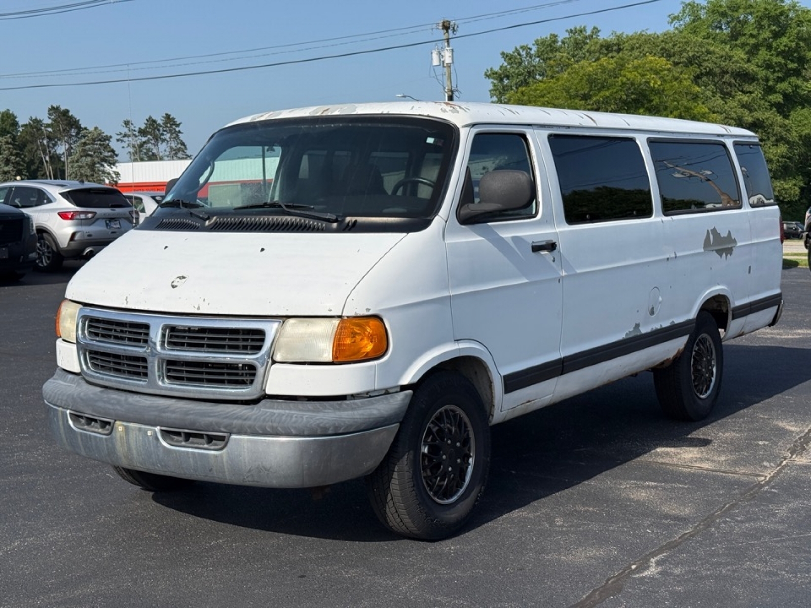 View vehicle photo 4