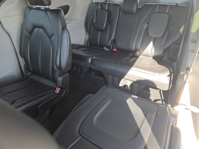 2023 Chrysler Pacifica Touring L - Photo 14
