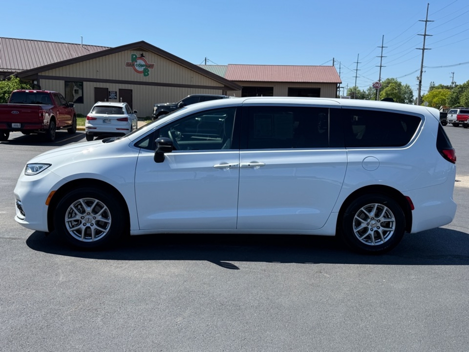 View vehicle photo 5