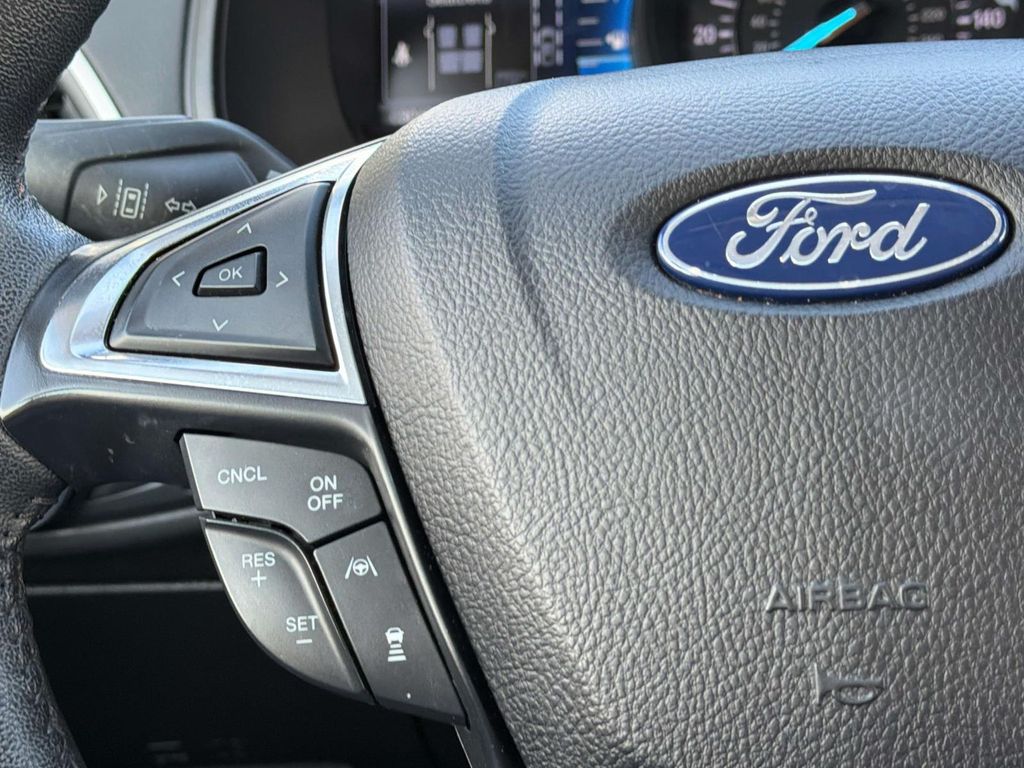 2022 Ford Edge SEL - Photo 9