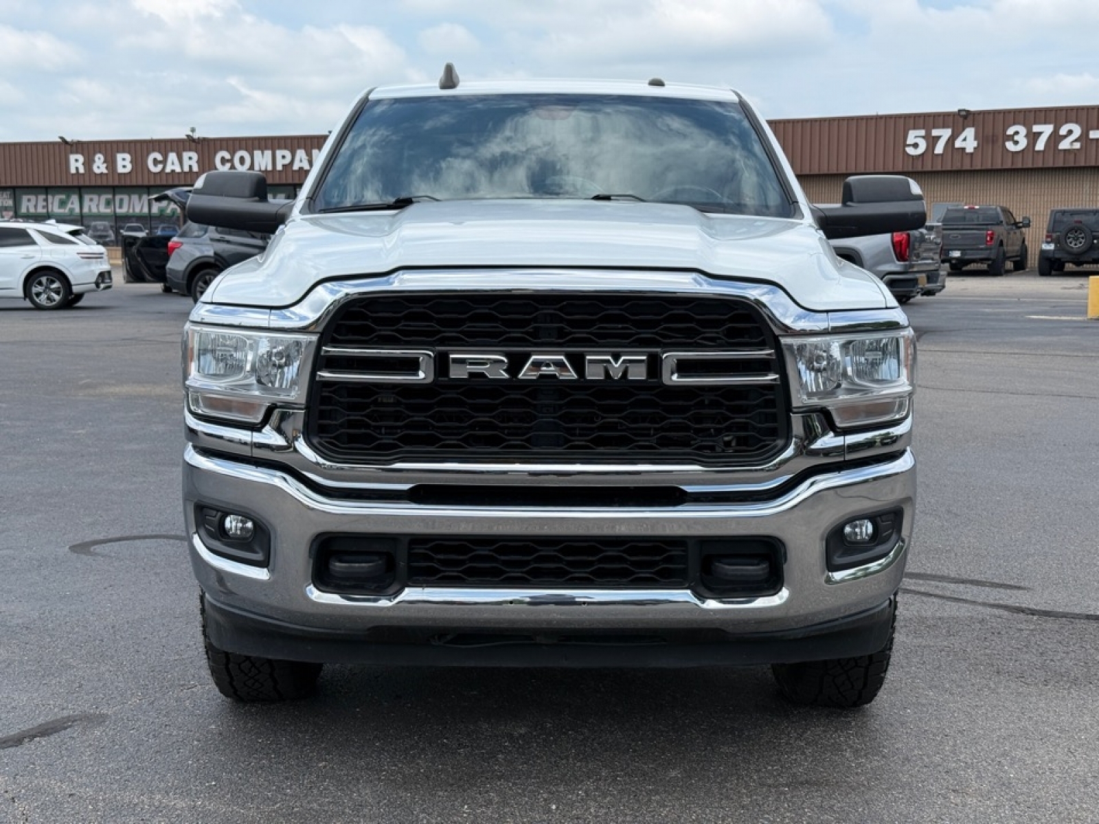 View vehicle photo 3