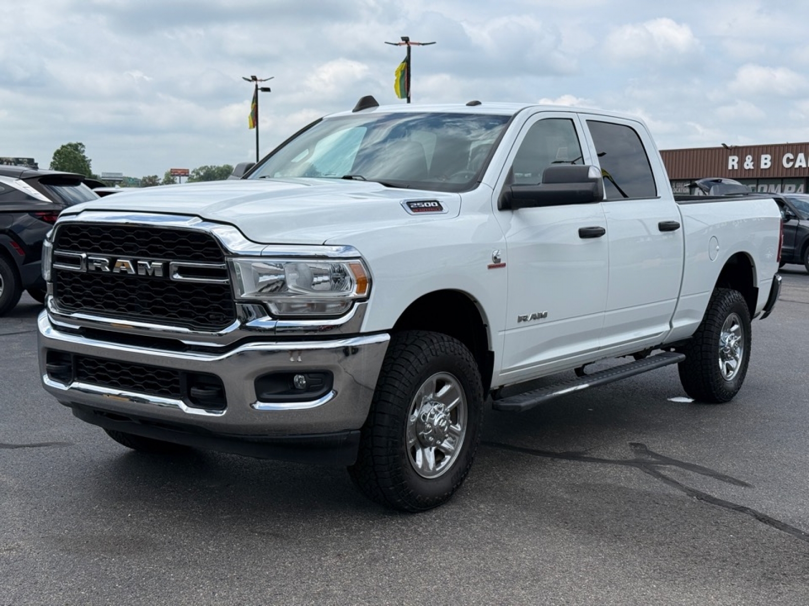 View vehicle photo 4