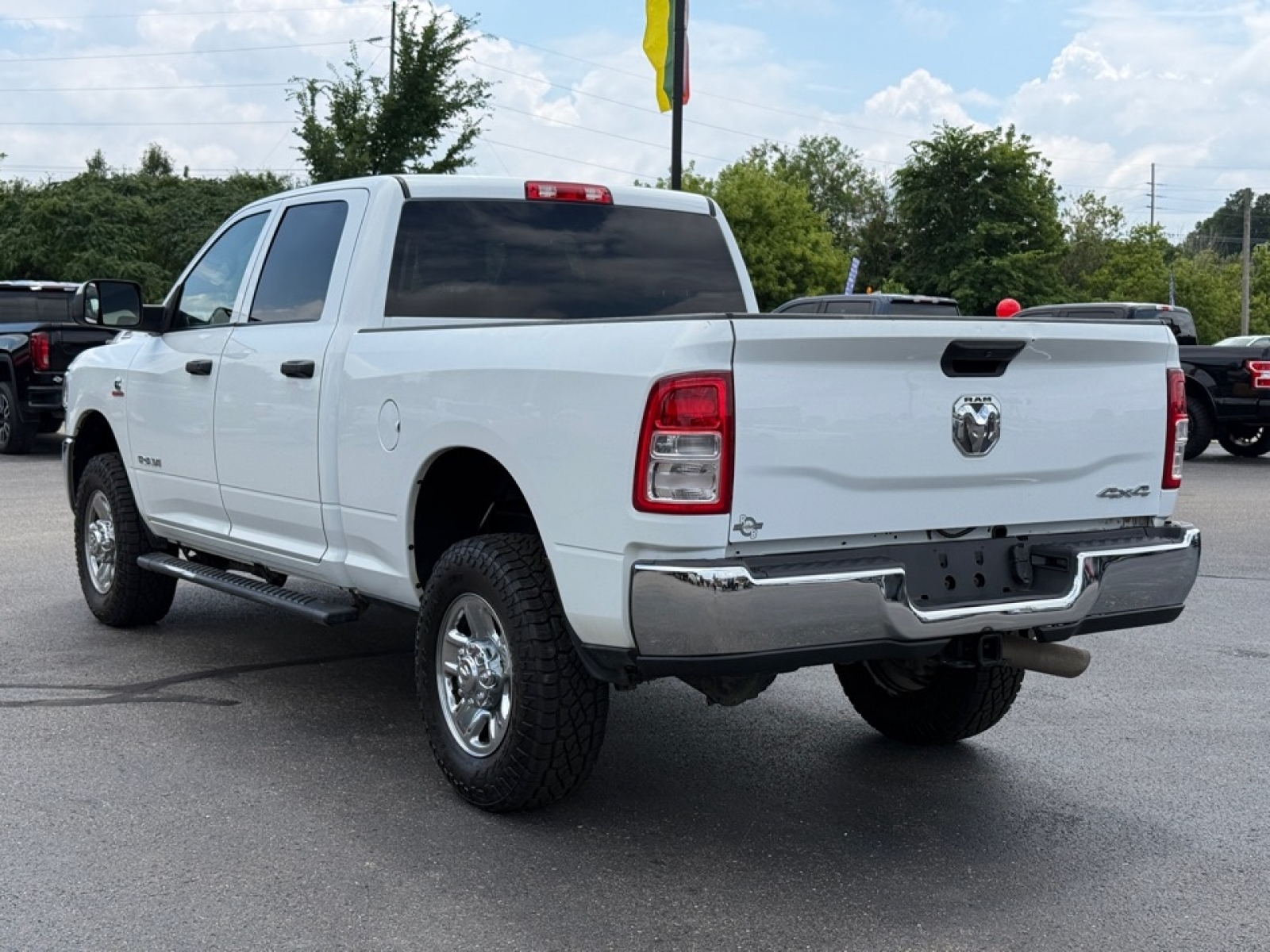 View vehicle photo 6