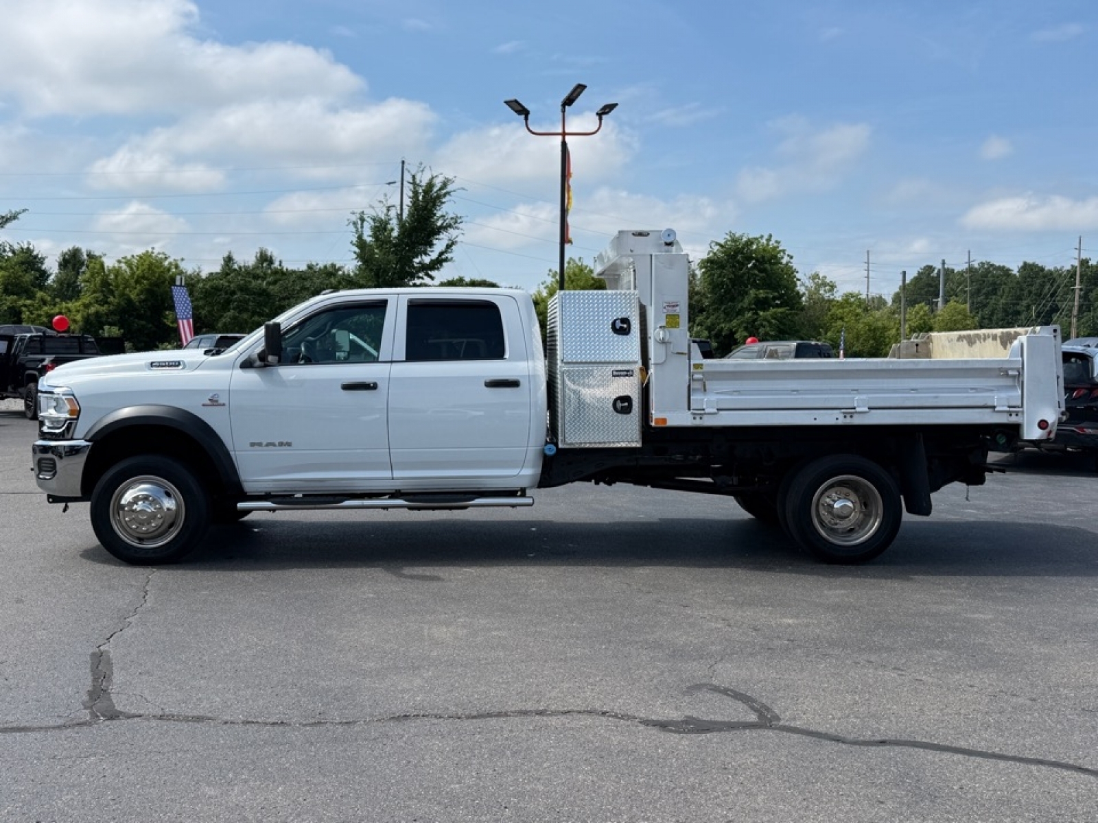 View vehicle photo 5