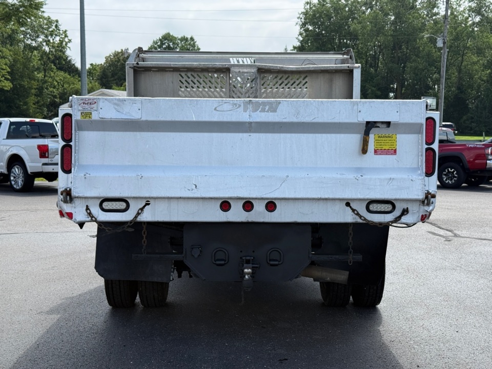 View vehicle photo 7