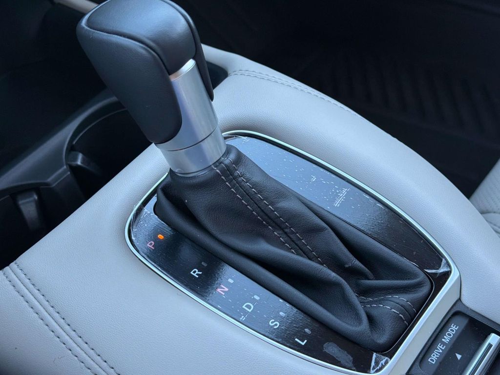 2026 Honda HR-V EX-L - Photo 17