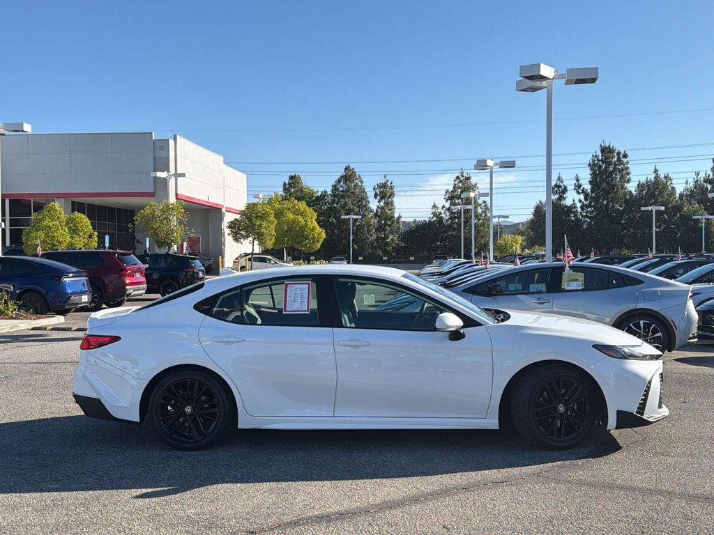 2025 Toyota Camry SE - Photo 3