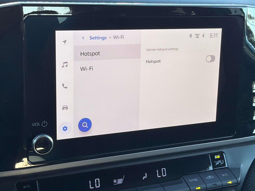 2025 Toyota Camry SE - Photo 20