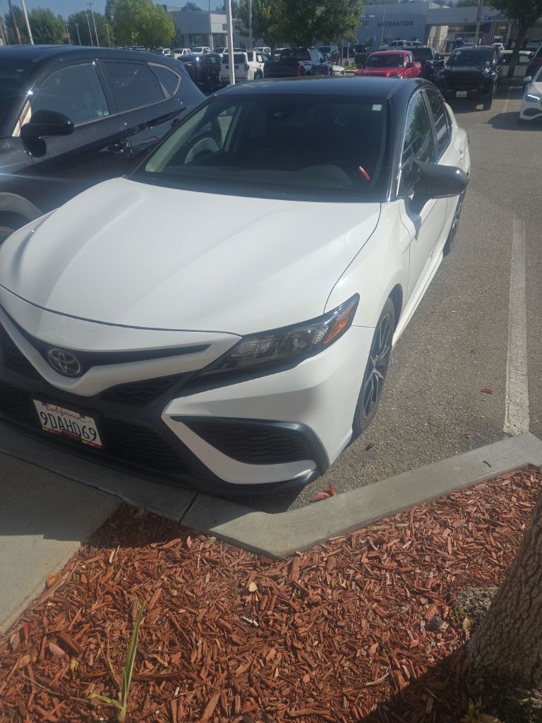 2023 Toyota Camry SE - Photo 1