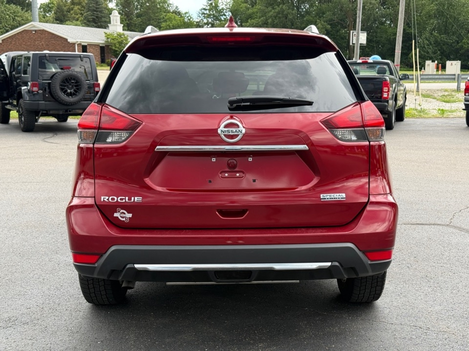 View vehicle photo 7