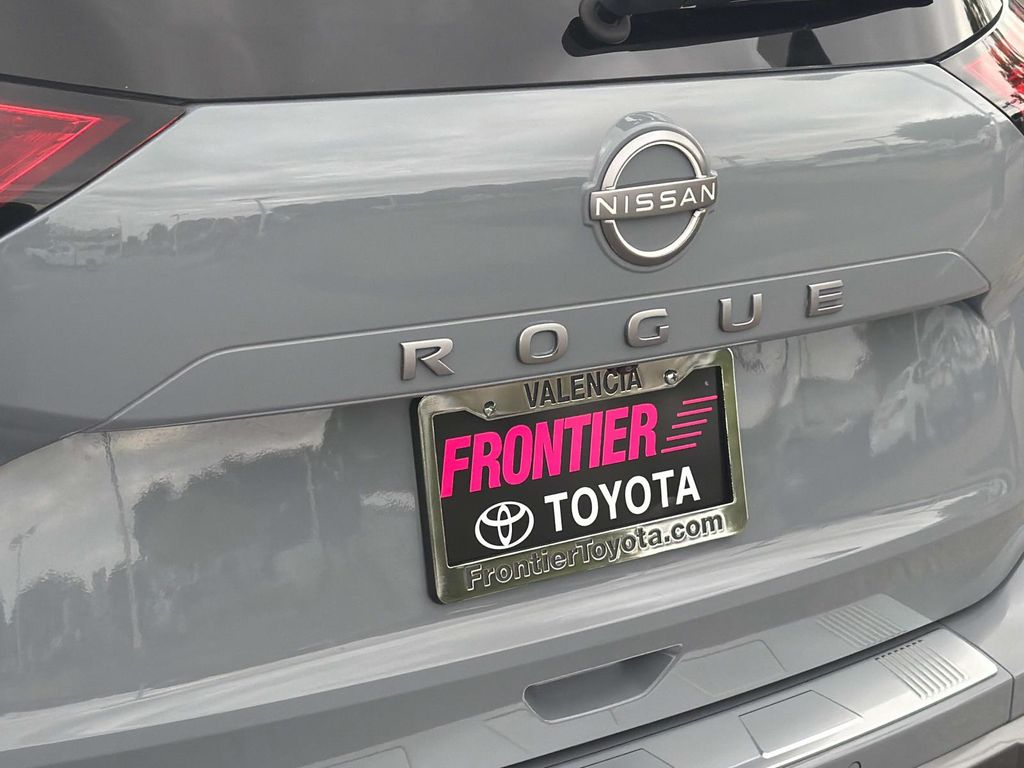 2024 Nissan Rogue SL - Photo 6