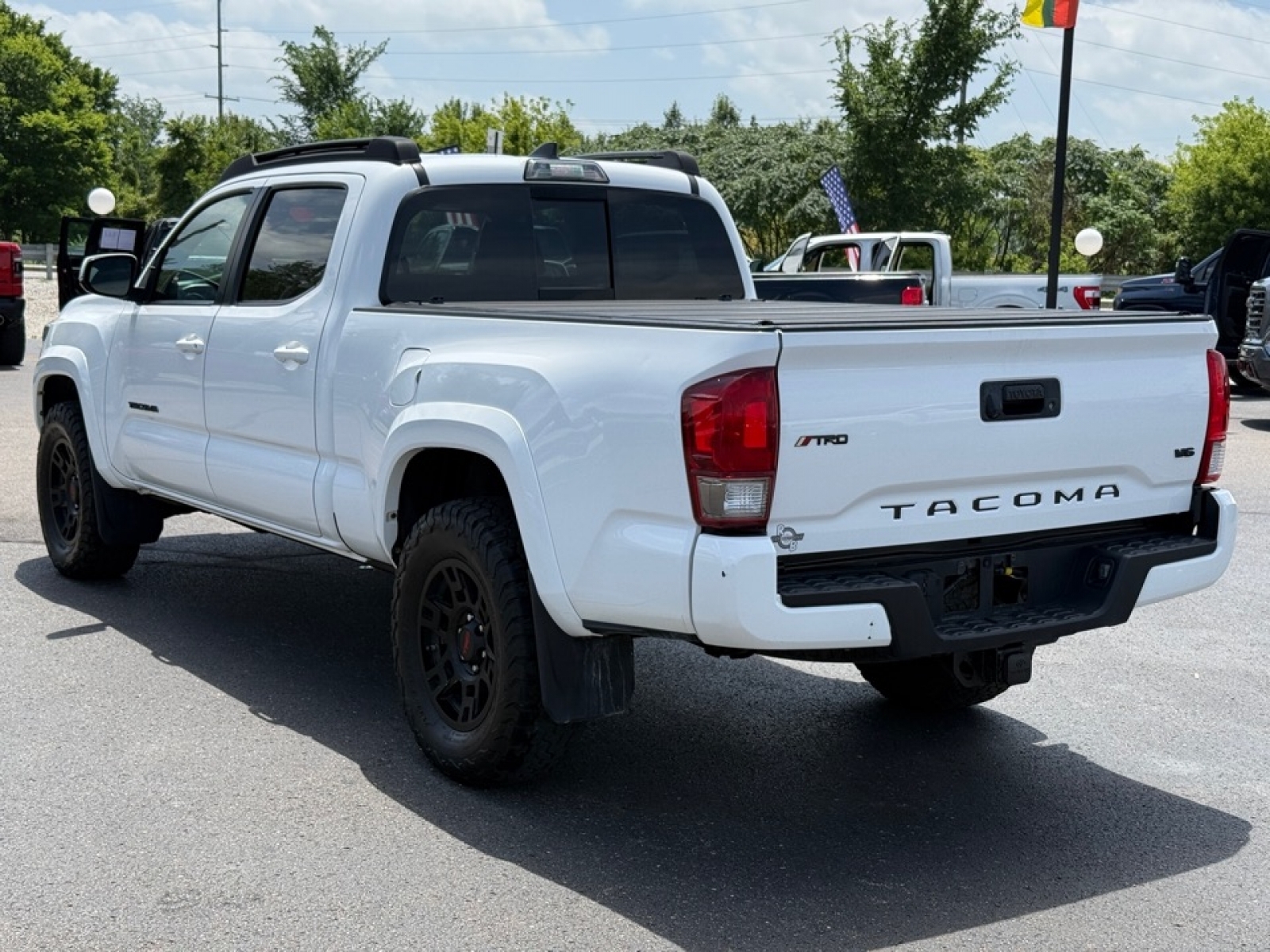 View vehicle photo 6