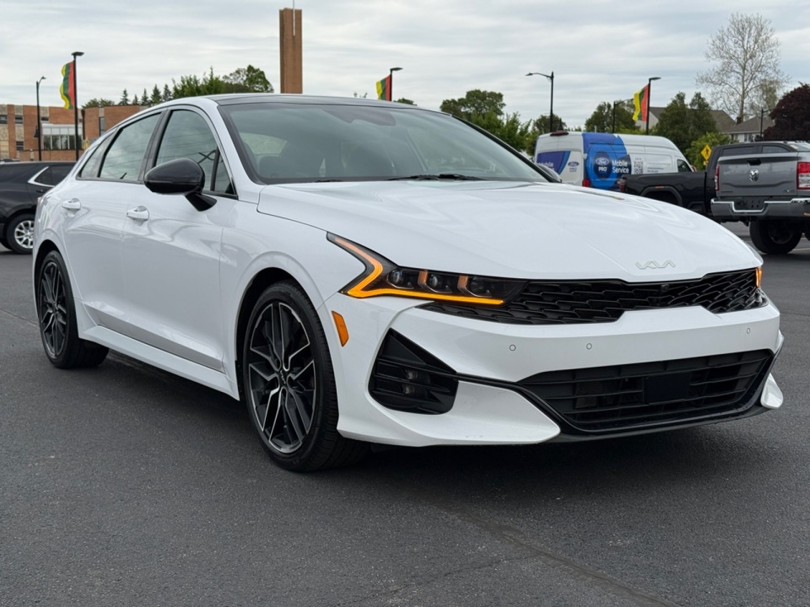 2023 Kia Optima GT FWD's photo