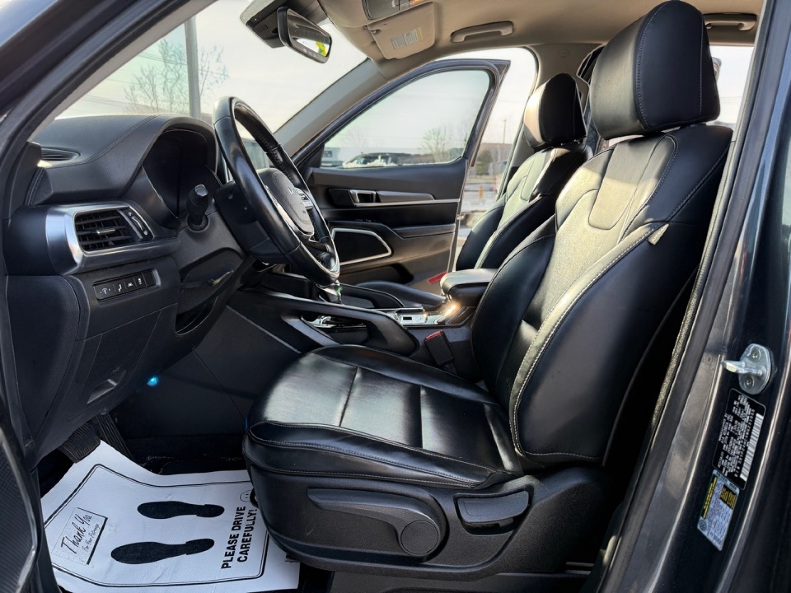 2022 Kia Telluride LX - Photo 10