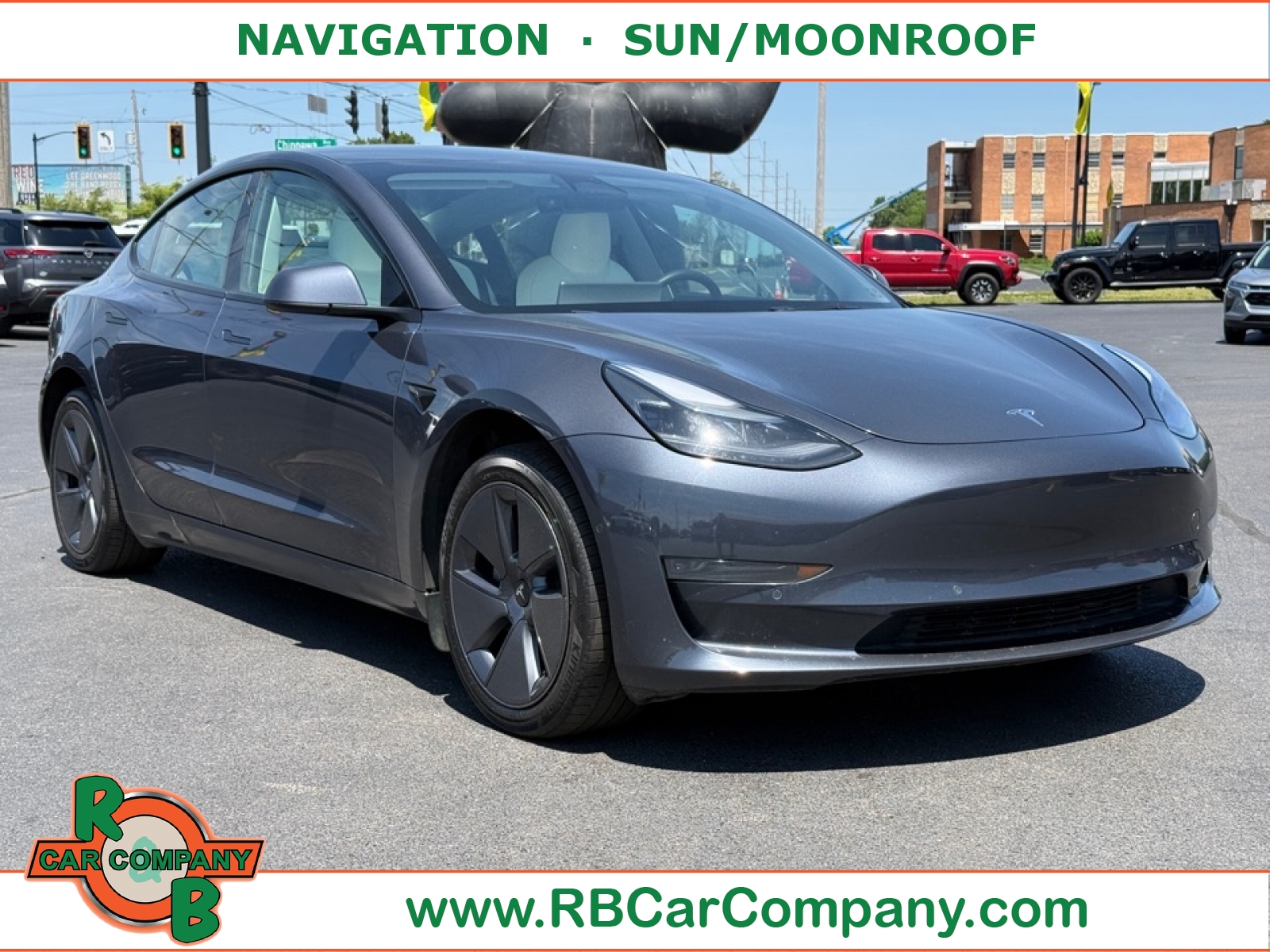 2022 Tesla Model 3 Standard Range Plus's photo