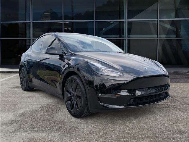 Used 2025 Tesla Model Y Long Range with VIN 7SAYGAEE6SF290485 for sale in Chattanooga, TN