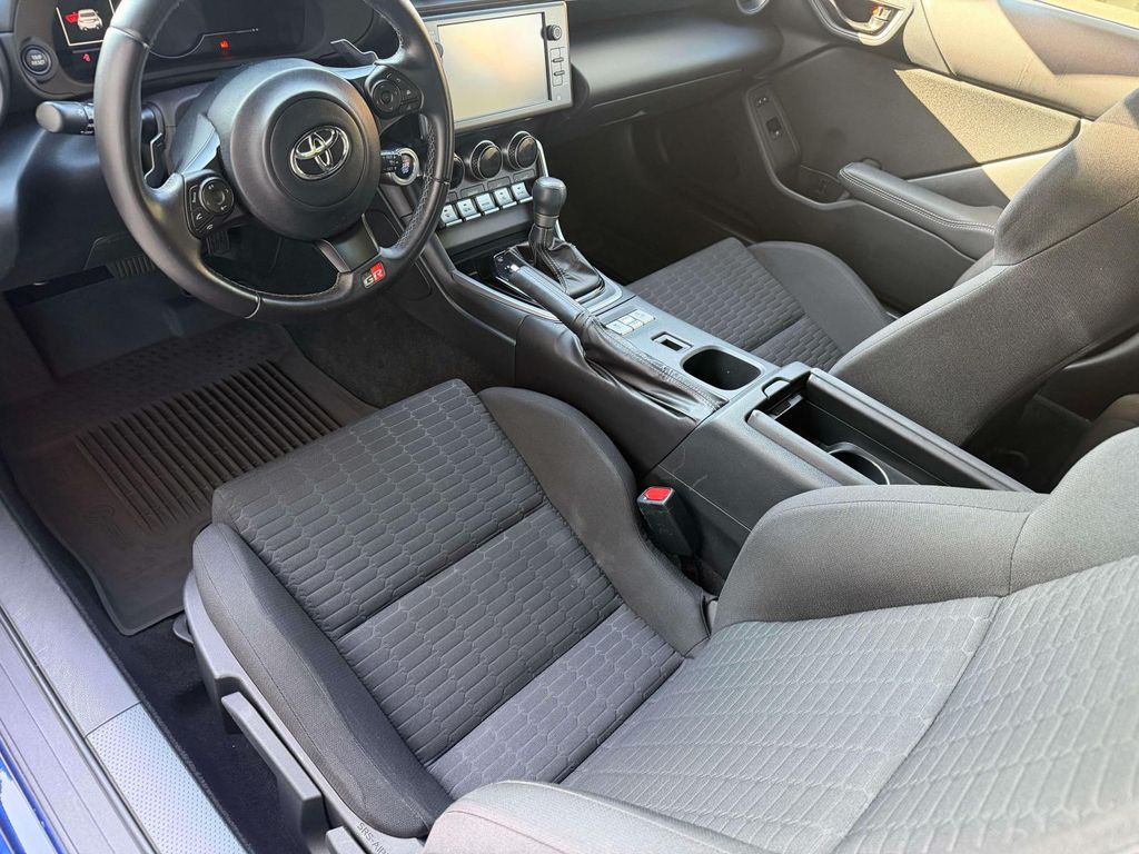 2022 Toyota GR86 Base - Photo 10