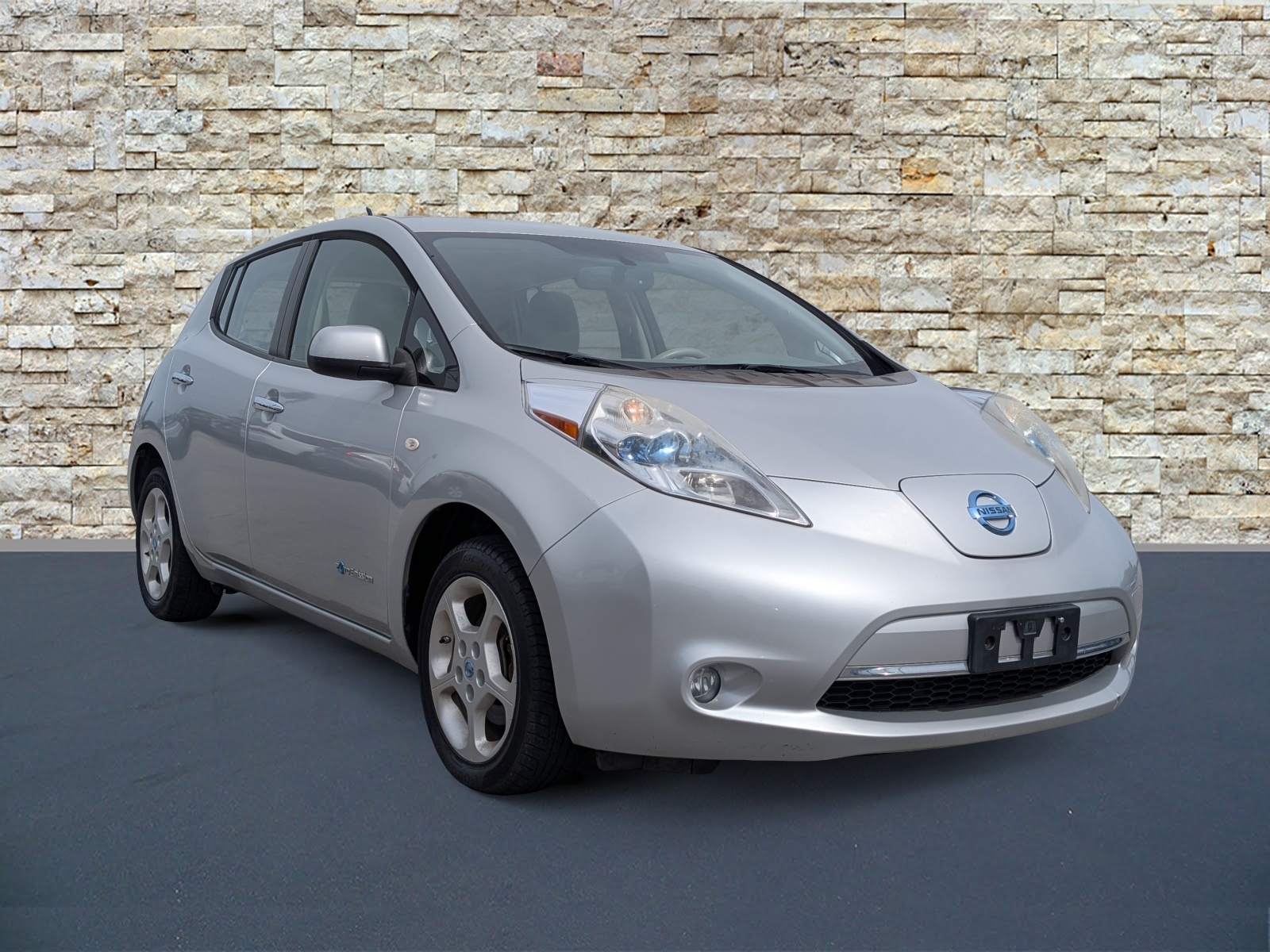 Used 2012 Nissan LEAF SL with VIN JN1AZ0CP8CT025477 for sale in Chattanooga, TN