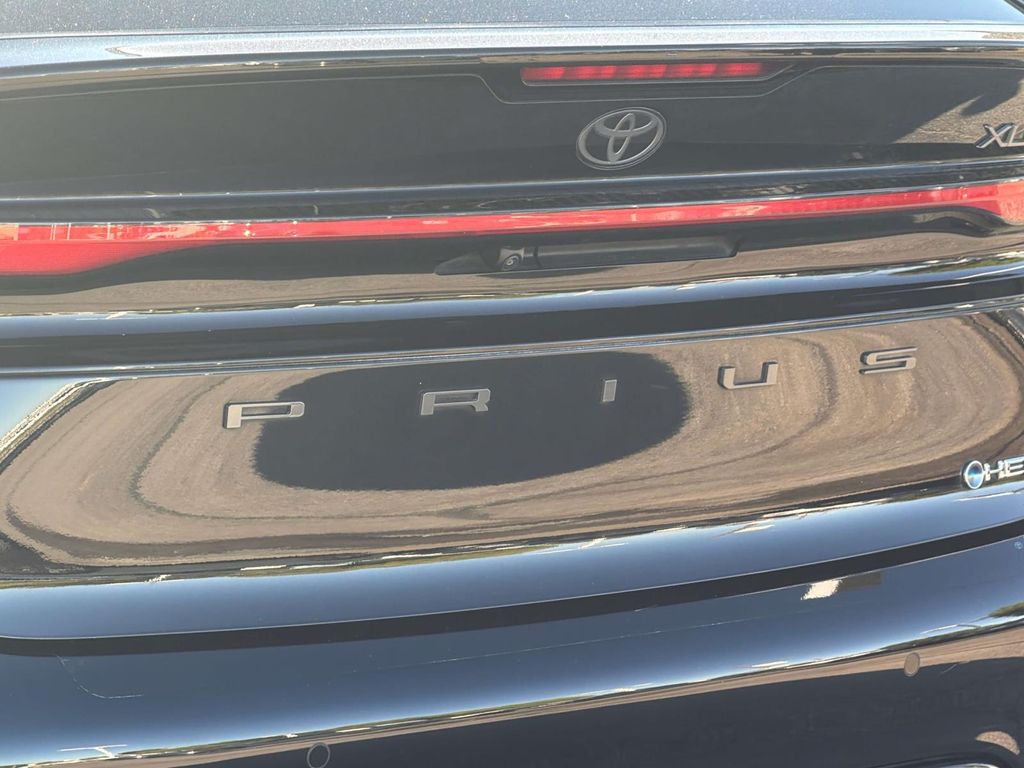 2024 Toyota Prius XLE - Photo 6