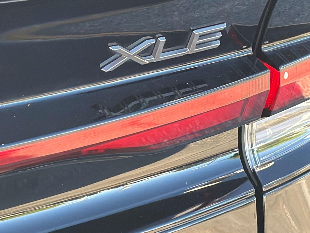 2024 Toyota Prius XLE - Photo 7