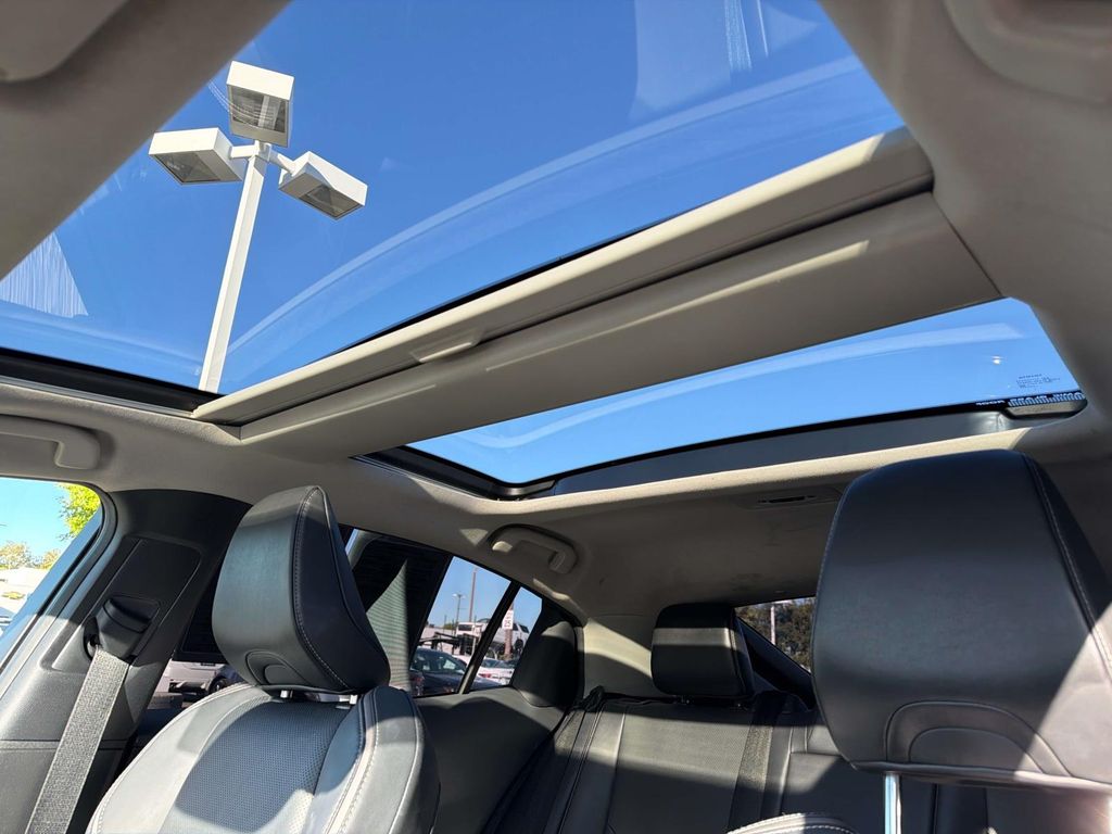 2024 Toyota Prius XLE - Photo 10